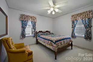 902 Meadowood Dr, Lenoir, NC 28645 - Photo 23