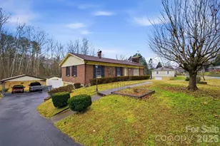 902 Meadowood Dr, Lenoir, NC 28645 - Photo 5