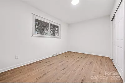 5001 Lakecrest Drive, Charlotte, NC 28215 - Photo 15