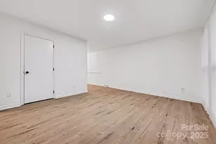 5001 Lakecrest Dr, Charlotte, NC 28215 - Photo 7