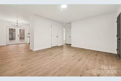 5003 Lakecrest Drive, Charlotte, NC 28215 - Photo 9