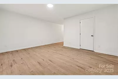 5003 Lakecrest Drive, Charlotte, NC 28215 - Photo 7