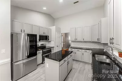 4962 Bentgrass Run Drive, Charlotte, NC 28269 - Photo 3