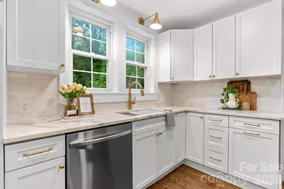 625 4th Street Drive NW, Hickory, NC 28601 - Photo 7