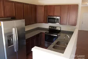 4602 Quinton Ln, Charlotte, NC 28269 - Photo 9