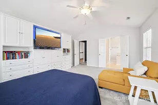 8426 Red Cypress Ct, Charlotte, NC 28216 - Photo 17