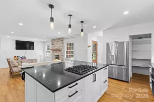 4500 Dawnwood Dr, Charlotte, NC 28212 - Photo 7