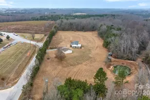 160 Allison Rd, Cowpens, SC 29330 - Photo 7