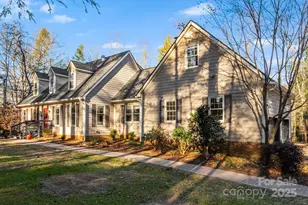 616 Erkwood Dr, Hendersonville, NC 28739 - Photo 3