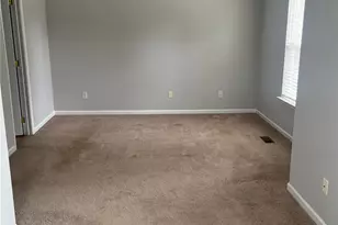 8901 Cinnabay Dr, Charlotte, NC 28216 - Photo 13