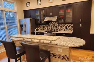 638 E 10th St, Charlotte, NC 28202 - Photo 5