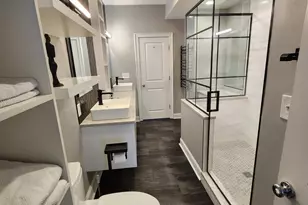 638 E 10th St, Charlotte, NC 28202 - Photo 9