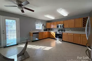 3401 Pikes Peak Dr, Gastonia, NC 28052 - Photo 9