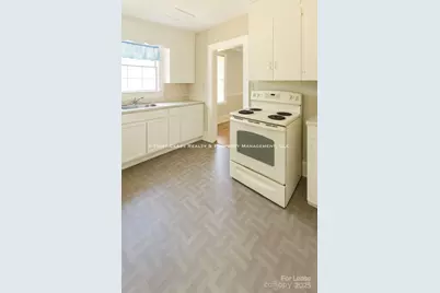 [Address not provided], Charlotte, NC 28208 - Photo 5