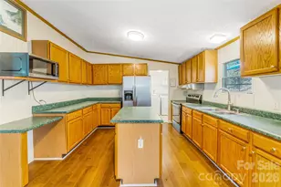 140 Crows Nest Rd, Hendersonville, NC 28791 - Photo 9