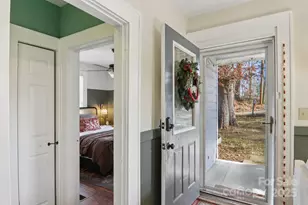 136 Half Cir Ln, Hendersonville, NC 28791 - Photo 5