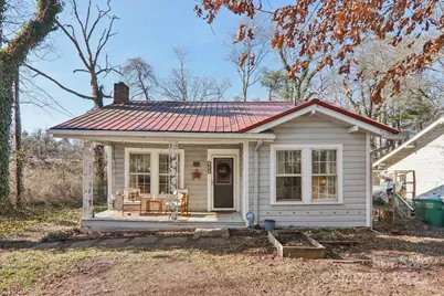 136 Half Circle Lane, Hendersonville, NC 28791 - Photo 1