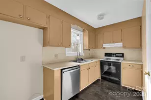 5609 Linville Dr, Hickory, NC 28602 - Photo 9