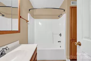 5609 Linville Dr, Hickory, NC 28602 - Photo 13