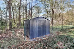 409 Kickapoo Ave, Gastonia, NC 28056 - Photo 33