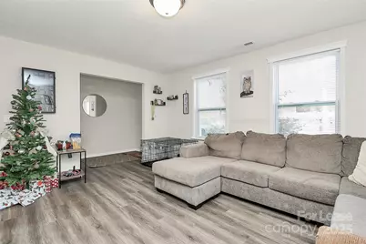 409 Kickapoo Avenue, Gastonia, NC 28056 - Photo 9