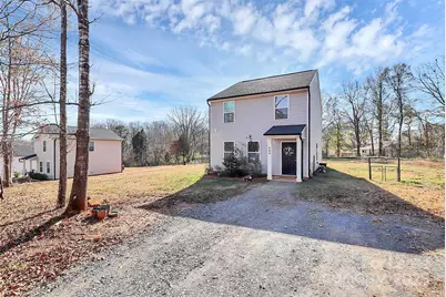 409 Kickapoo Avenue, Gastonia, NC 28056 - Photo 3