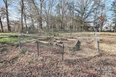 409 Kickapoo Avenue, Gastonia, NC 28056 - Photo 31