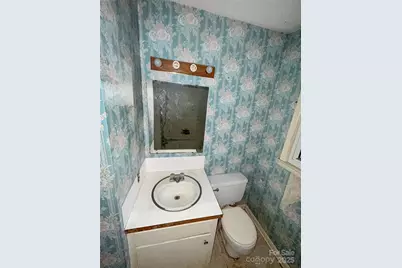 2330 40th Avenue Court NE, Hickory, NC 28601 - Photo 7