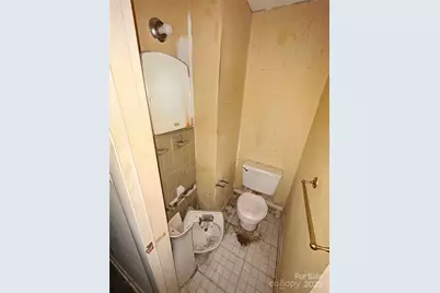 2330 40th Avenue Court NE, Hickory, NC 28601 - Photo 11