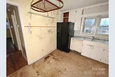 2330 40th Avenue Court NE, Hickory, NC 28601 - Photo 3