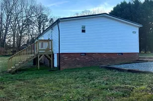 1879 Gaynell St, Conover, NC 28613 - Photo 17