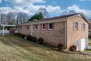 902 Greenwood Pl, Lenoir, NC 28645 - Photo 3