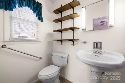 902 Greenwood Place, Lenoir, NC 28645 - Photo 17