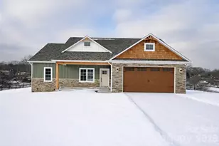 4932 Southview Dr, Hickory, NC 28602 - Photo 1