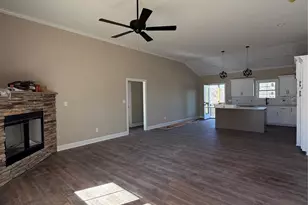 4932 Southview Dr, Hickory, NC 28602 - Photo 5