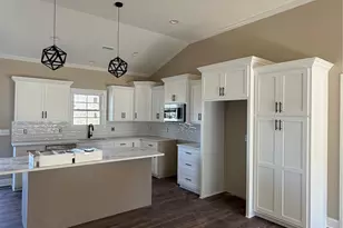 4932 Southview Dr, Hickory, NC 28602 - Photo 9