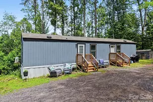 2828 E Pine St, Mount Airy, NC 27030 - Photo 5