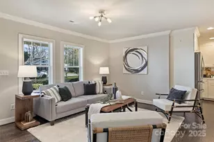 1044 Lunsford Pl, Charlotte, NC 28205 - Photo 7