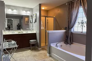 7910 Sweet Grove Ct, Charlotte, NC 28269 - Photo 3