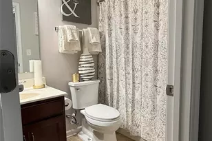 7910 Sweet Grove Ct, Charlotte, NC 28269 - Photo 11