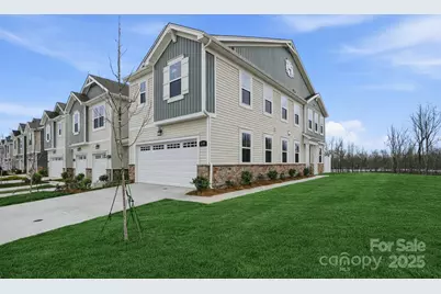 2135 Vinyasa Lane, Charlotte, NC 28215 - Photo 5