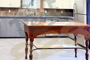 1045 Mountain View St, Hendersonville, NC 28739 - Photo 11