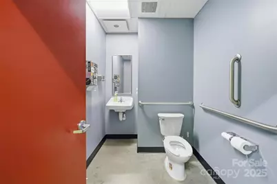 334 W Main Avenue, Gastonia, NC 28052 - Photo 15