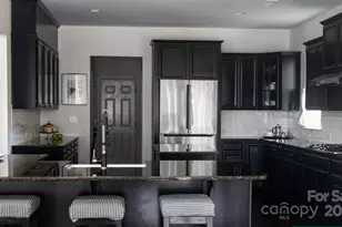 2889 Creekview Dr, Waxhaw, NC 28173 - Photo 5