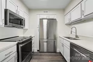 300 S Cedar St, Charlotte, NC 28202 - Photo 9