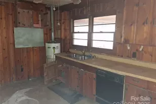 111 Parmer St, Forest City, NC 28043 - Photo 9