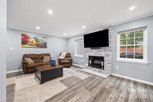 10927 Hunter Trail Ln, Charlotte, NC 28226 - Photo 13