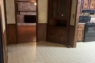 206 E Catawba Dr, Mount Holly, NC 28120 - Photo 3