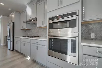 6027 Towering Oaks Drive, Charlotte, NC 28205 - Photo 17