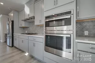 6027 Towering Oaks Dr, Charlotte, NC 28205 - Photo 17